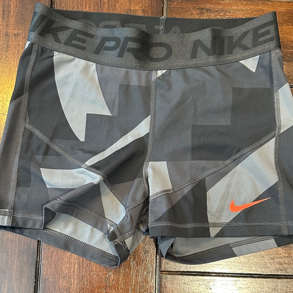 Nike Pro Black and Gray Patterned Shorts